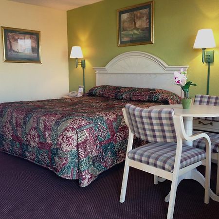 Holiday Terrace Inn - Pigeon Forge Luaran gambar