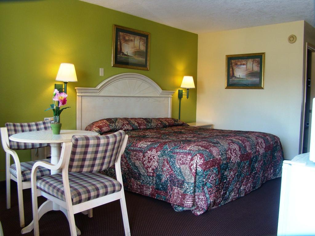 Holiday Terrace Inn - Pigeon Forge Luaran gambar