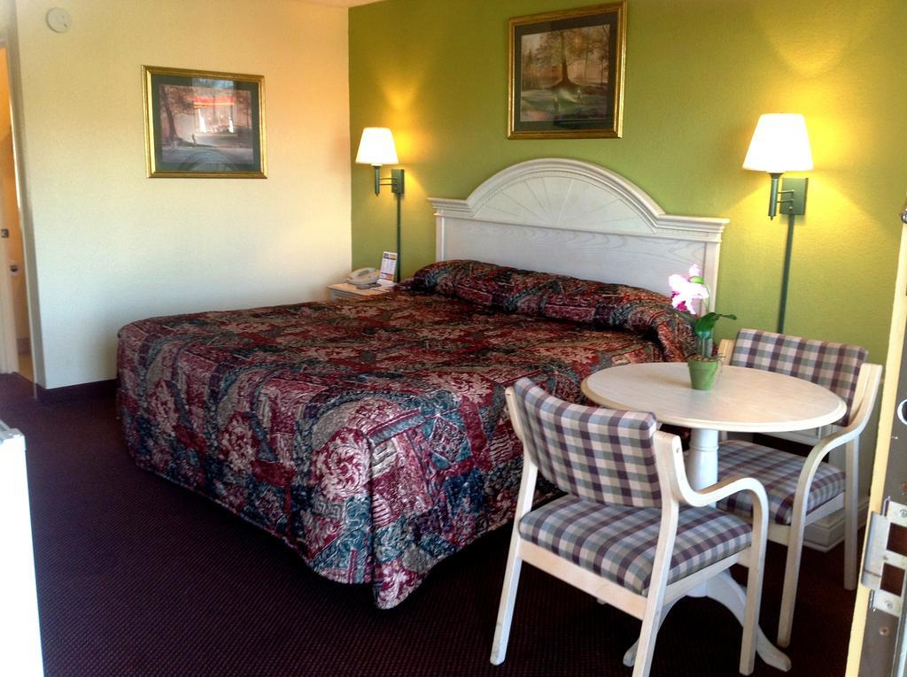 Holiday Terrace Inn - Pigeon Forge Luaran gambar