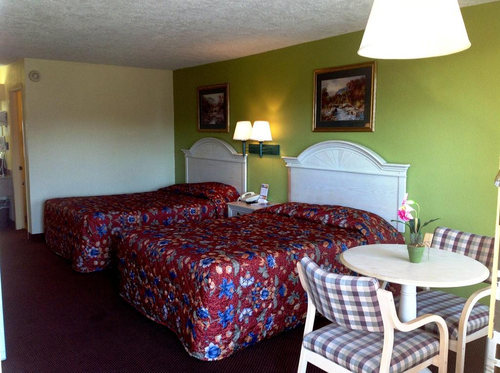 Holiday Terrace Inn - Pigeon Forge Luaran gambar