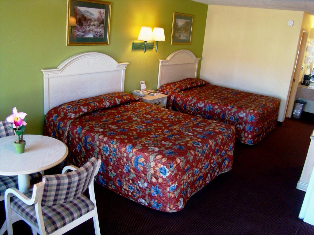 Holiday Terrace Inn - Pigeon Forge Bilik gambar