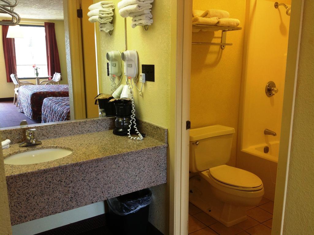 Holiday Terrace Inn - Pigeon Forge Bilik gambar