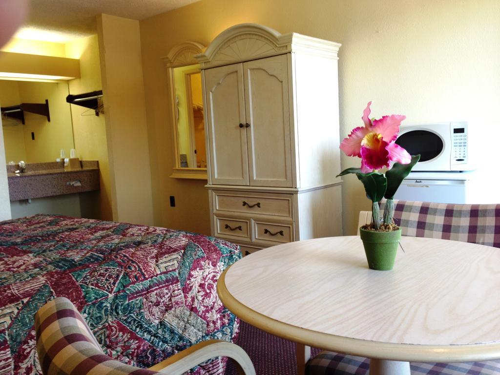Holiday Terrace Inn - Pigeon Forge Luaran gambar